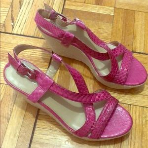 Pink comfy platform sandals